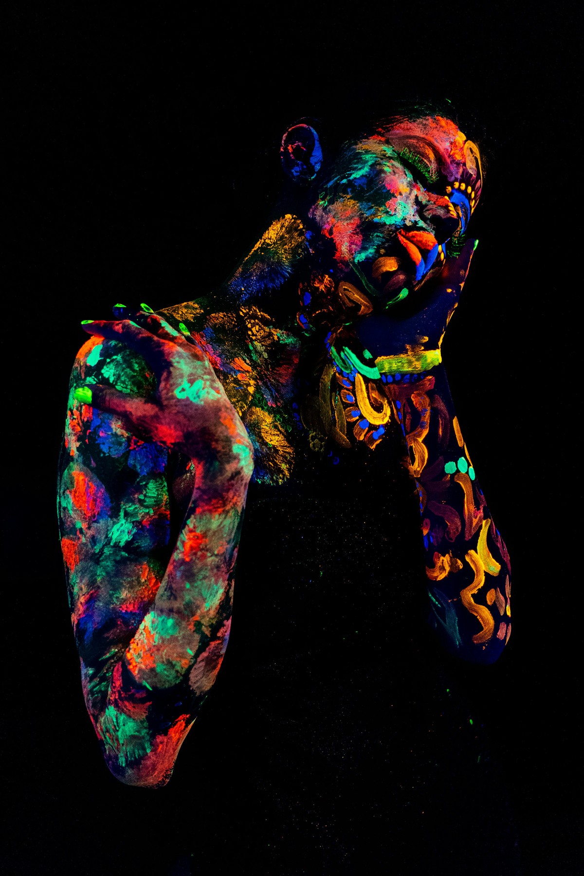 Corpo iluminado em movimento